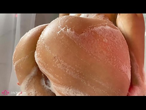 ❤️ Brunette Masturbates Pussy b'vibratur għal orga intens fid-doċċa ❤️ Porno lilna mt.milfnut-net.ru ❌